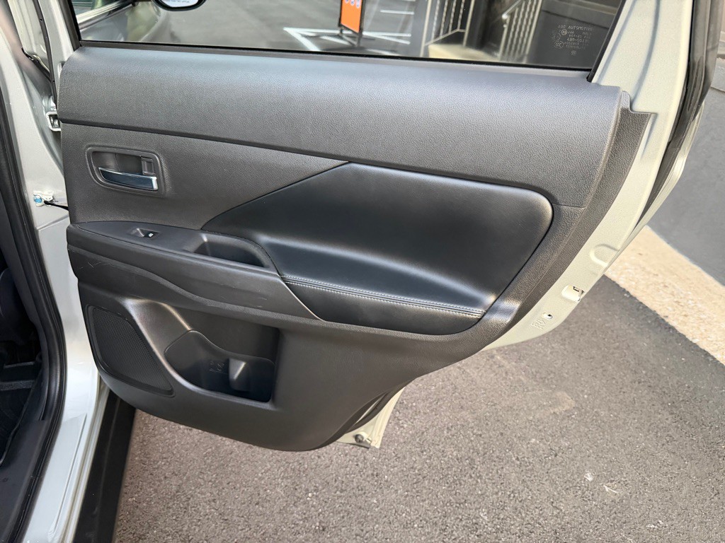 2020 Mitsubishi Outlander Image 23