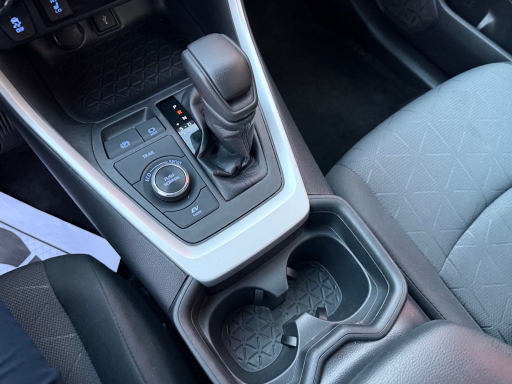 2020 Toyota Rav4 Image 18