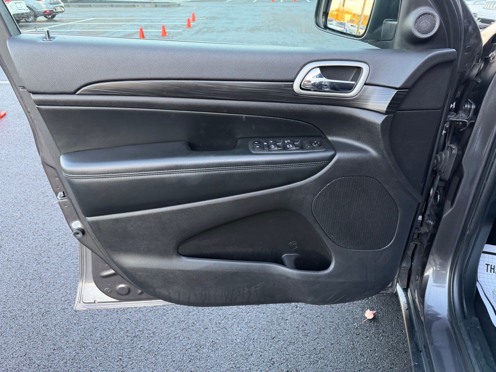 2020 Jeep Grand Cherokee Image 11