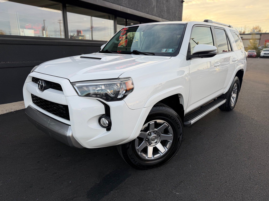 2016 Toyota 4Runner Image 2