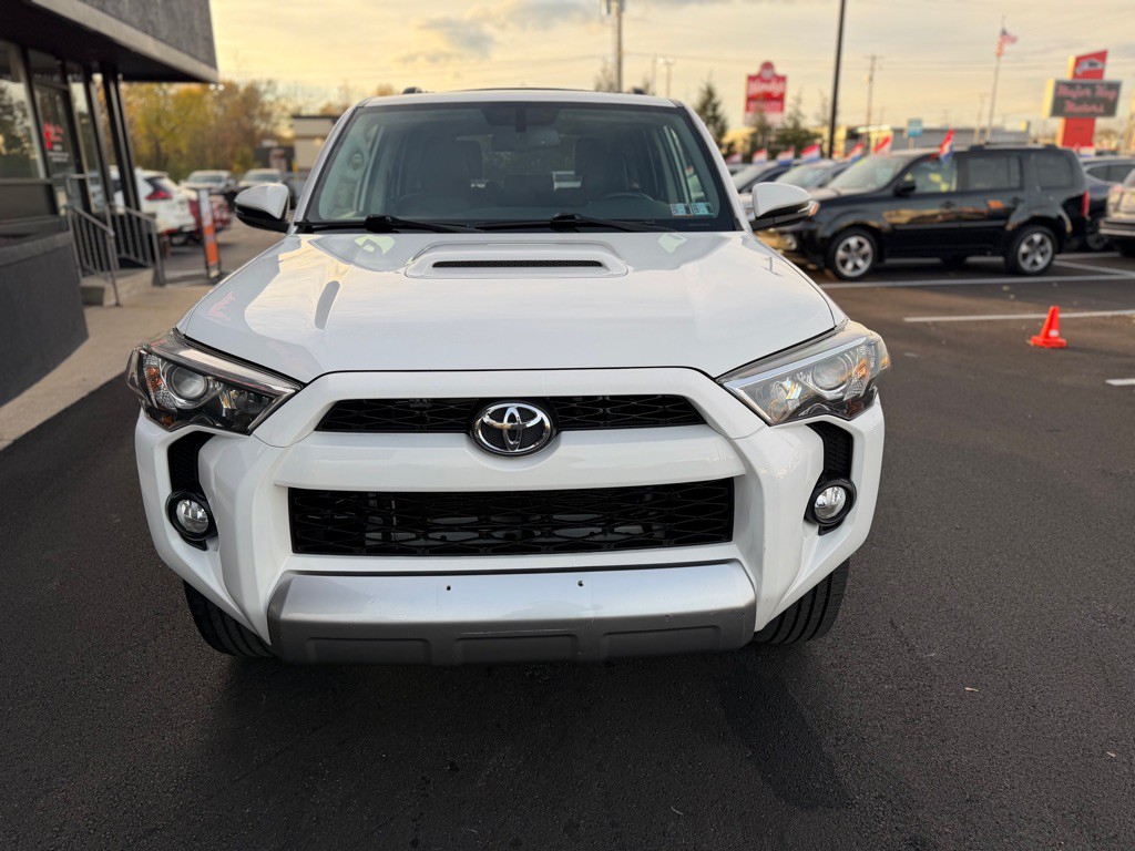 2016 Toyota 4Runner Image 9
