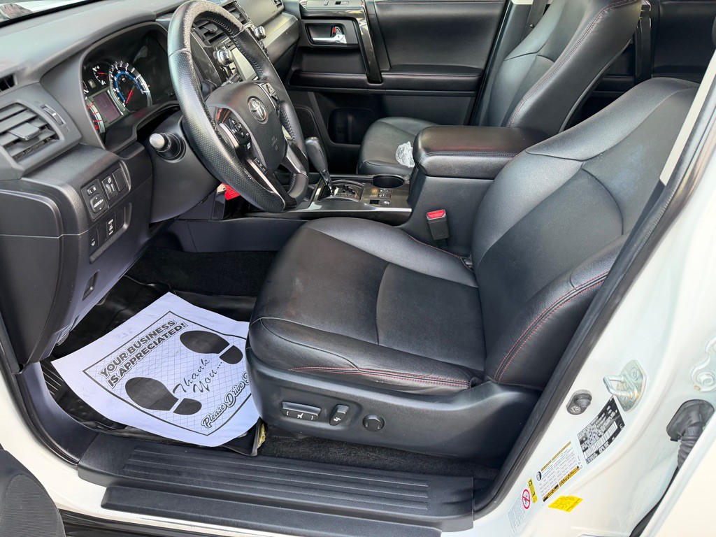 2016 Toyota 4Runner Image 13