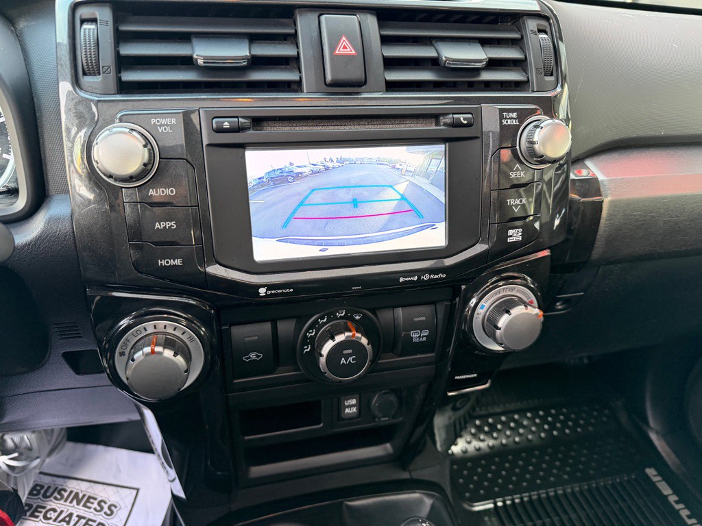 2016 Toyota 4Runner Image 17