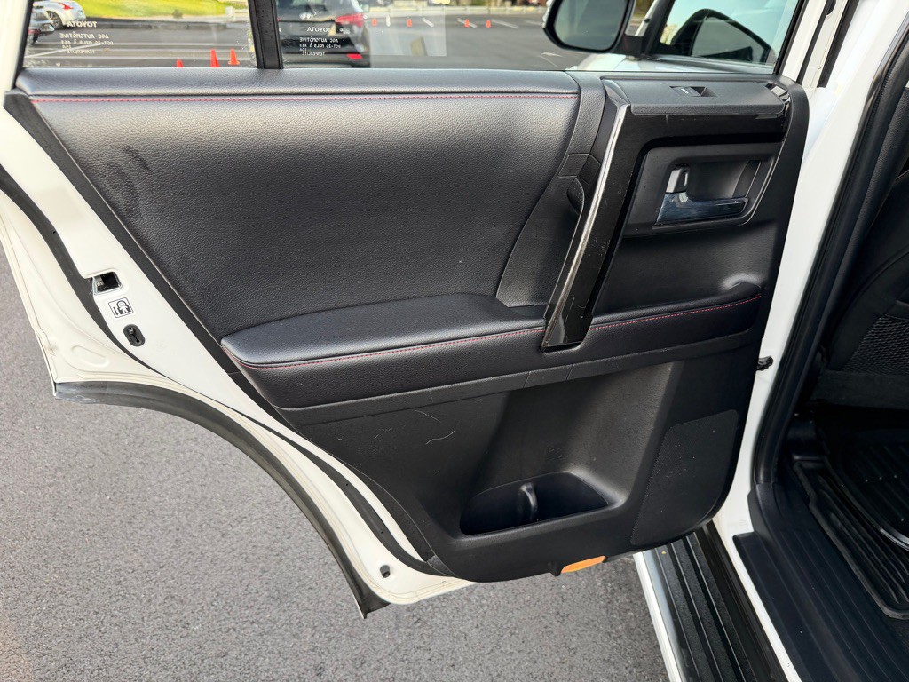 2016 Toyota 4Runner Image 20