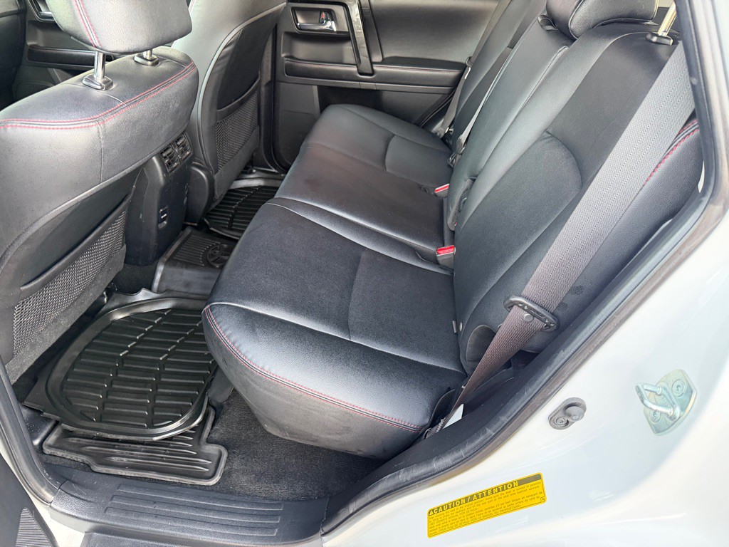 2016 Toyota 4Runner Image 21