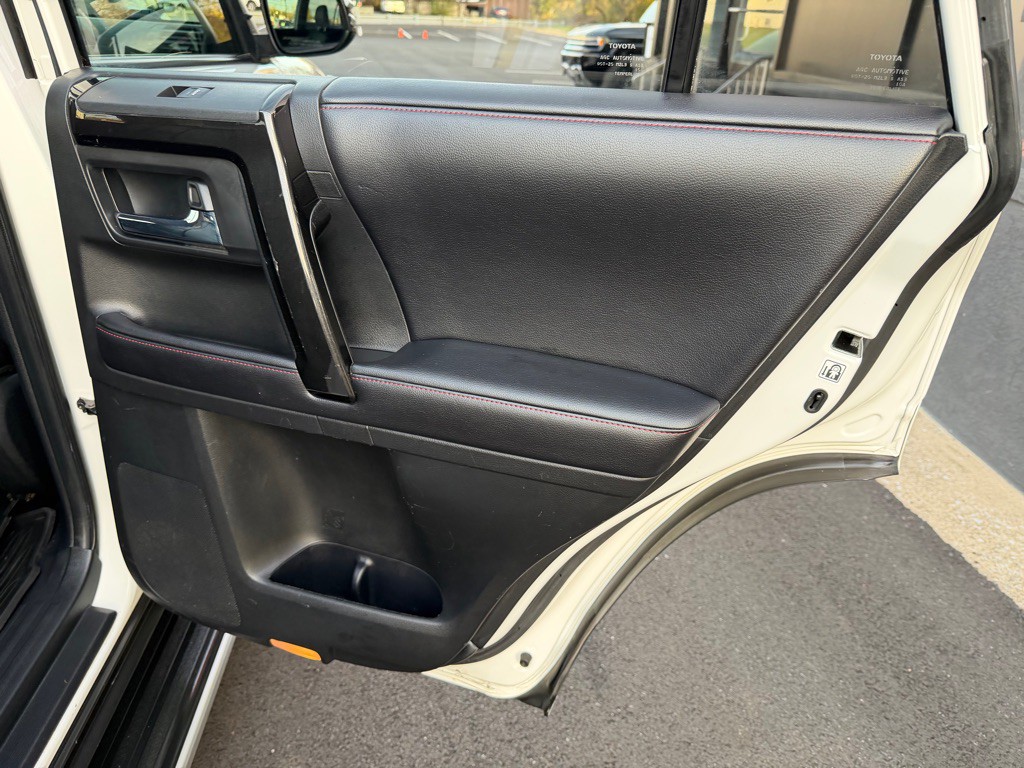 2016 Toyota 4Runner Image 23