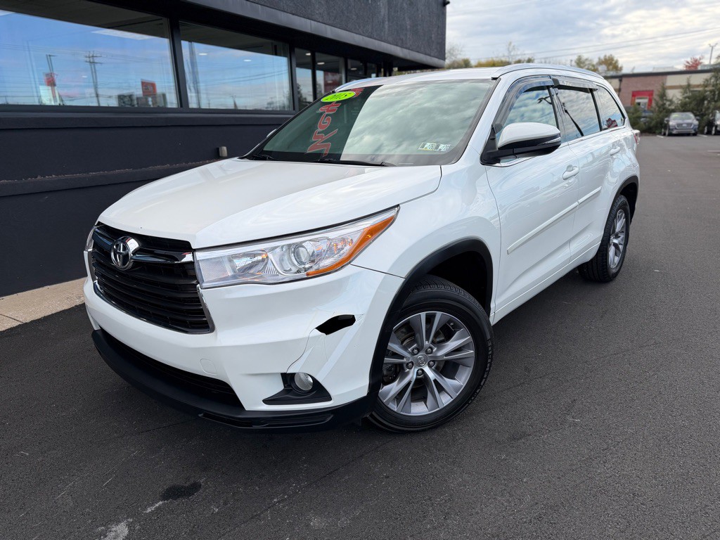 2015 Toyota Highlander Image 2