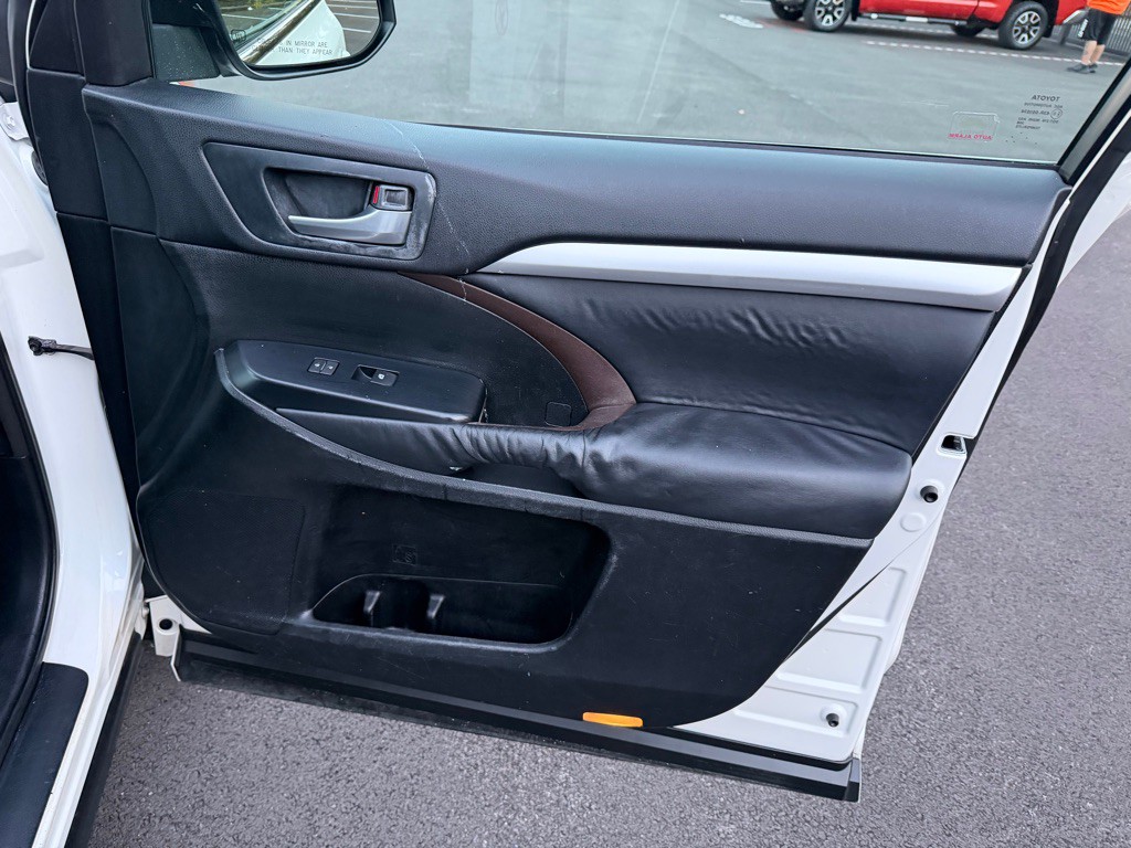 2015 Toyota Highlander Image 27