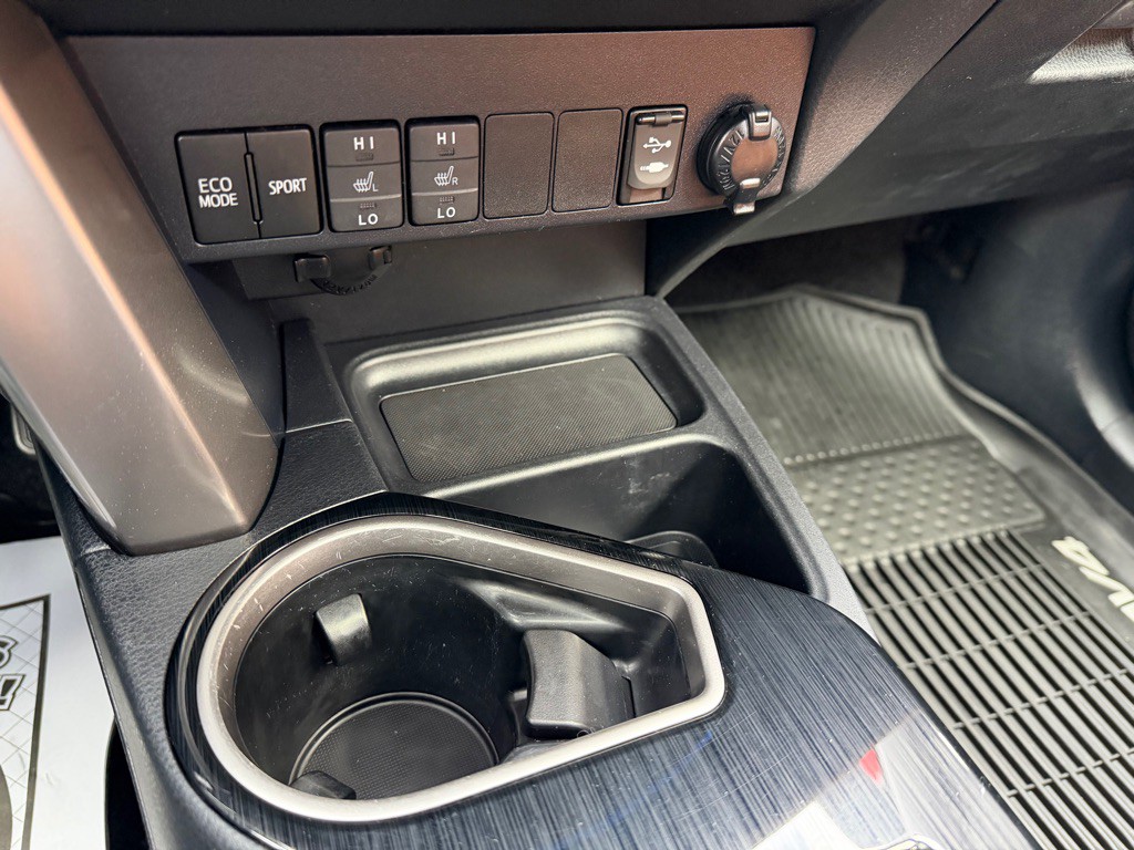 2018 Toyota Rav4 Image 18