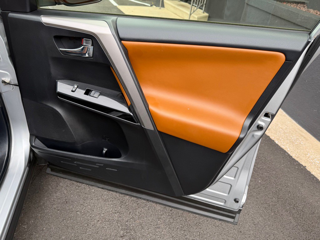 2018 Toyota Rav4 Image 27