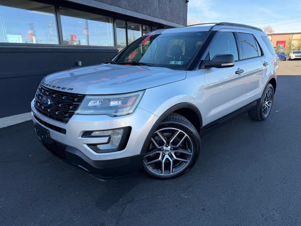 2016 Ford Explorer Image 2