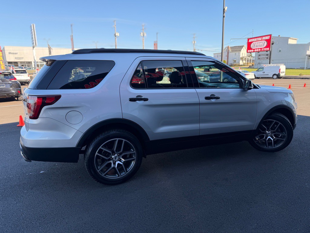 2016 Ford Explorer Image 7