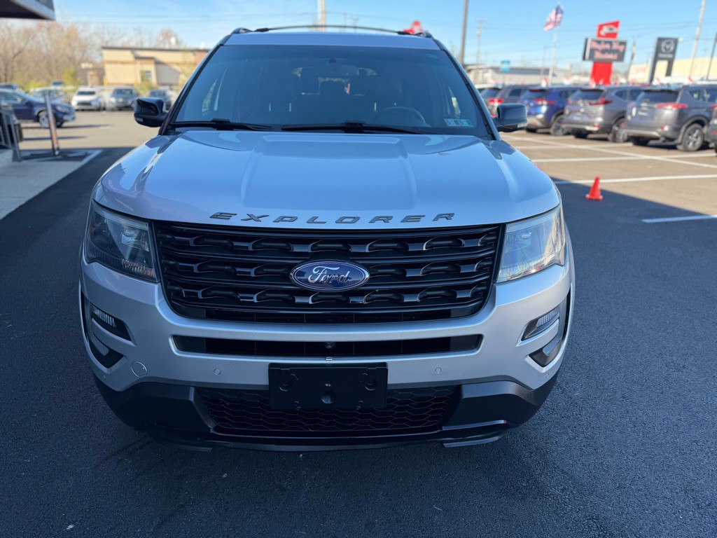 2016 Ford Explorer Image 9
