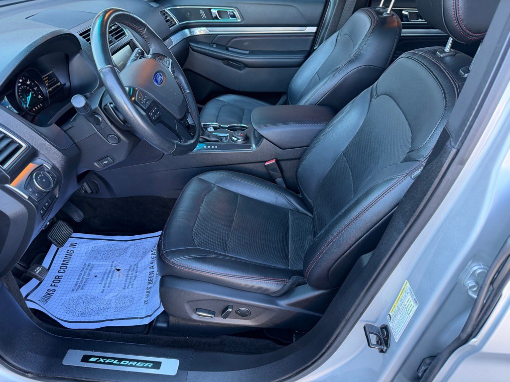 2016 Ford Explorer Image 13