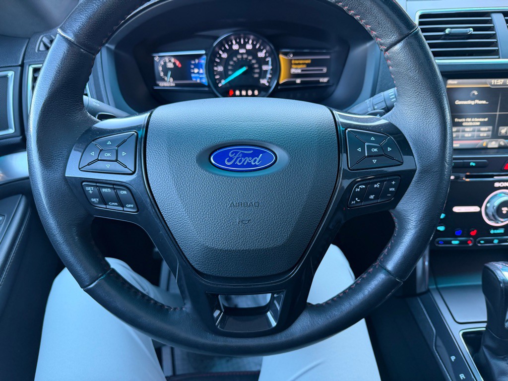 2016 Ford Explorer Image 16