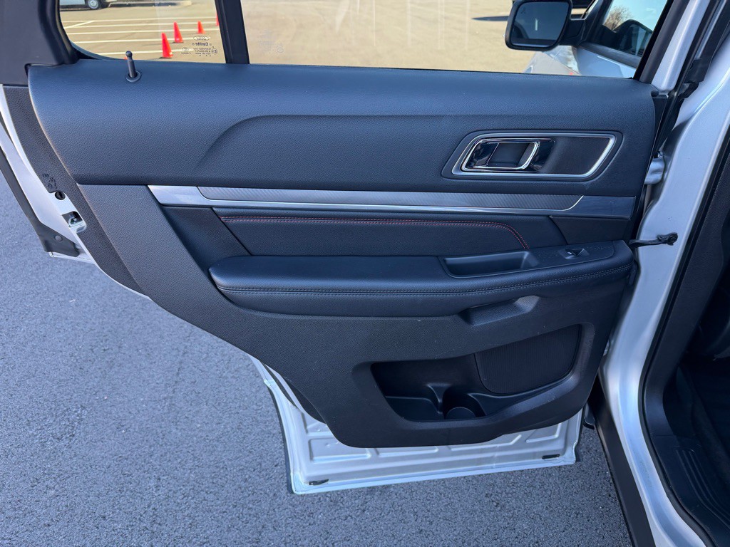 2016 Ford Explorer Image 19