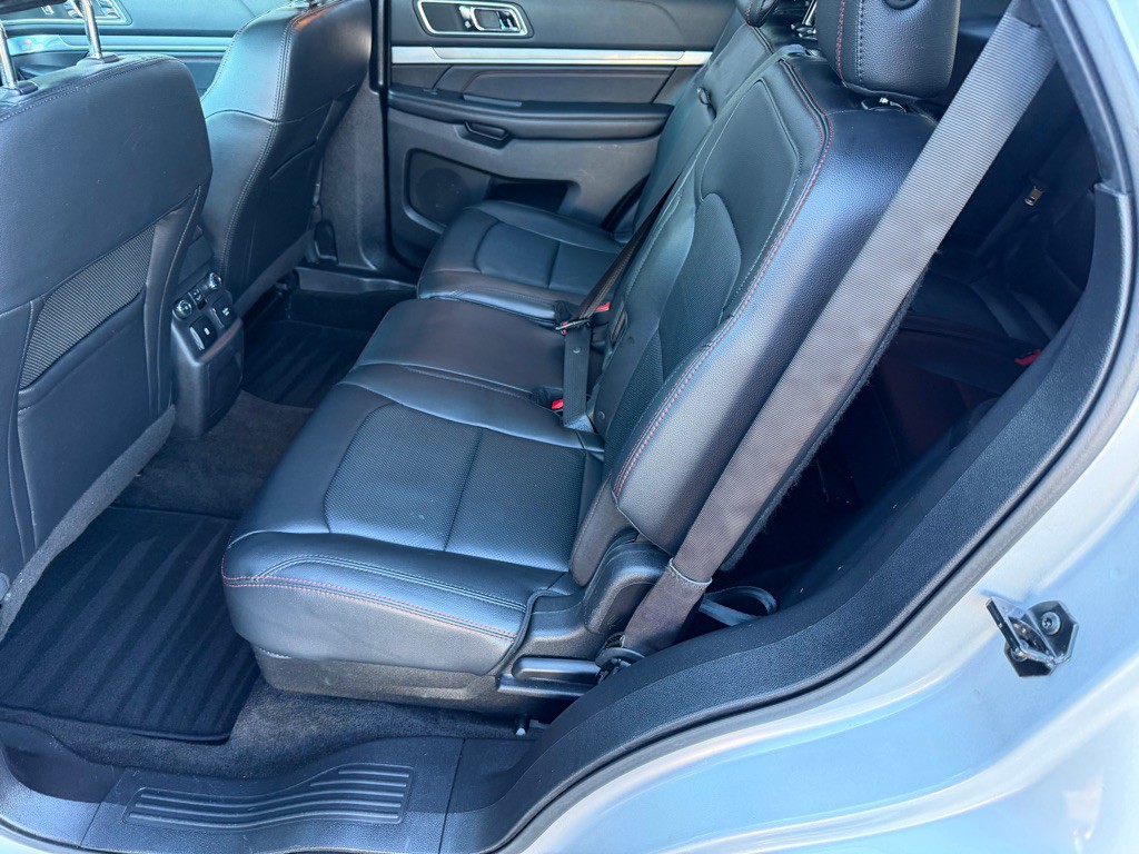 2016 Ford Explorer Image 20