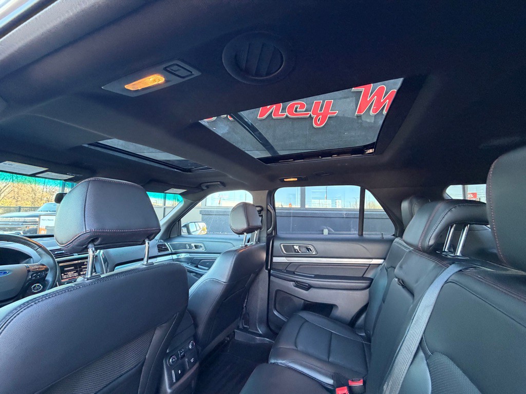 2016 Ford Explorer Image 23