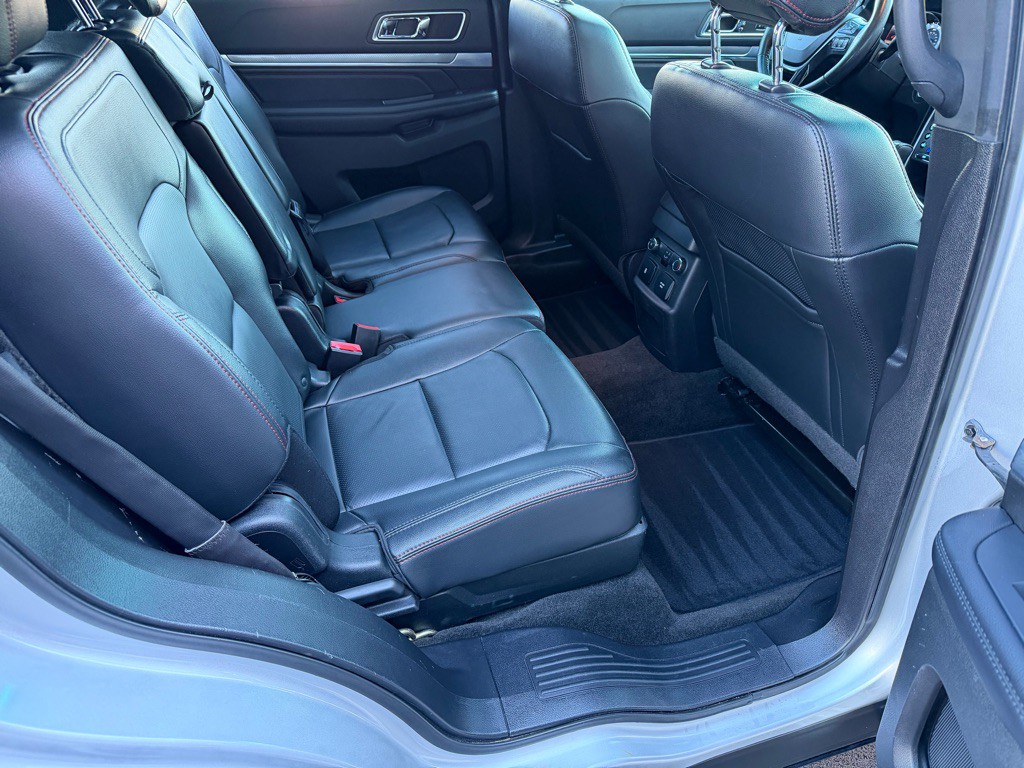 2016 Ford Explorer Image 28