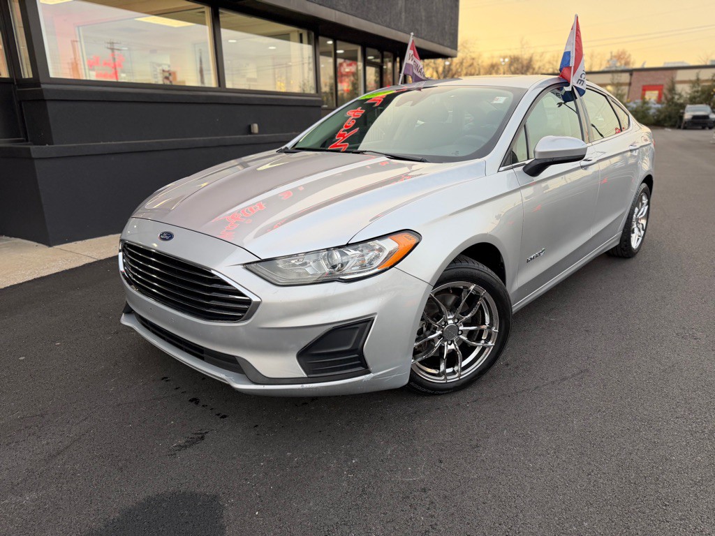 2019 Ford Fusion Image 2