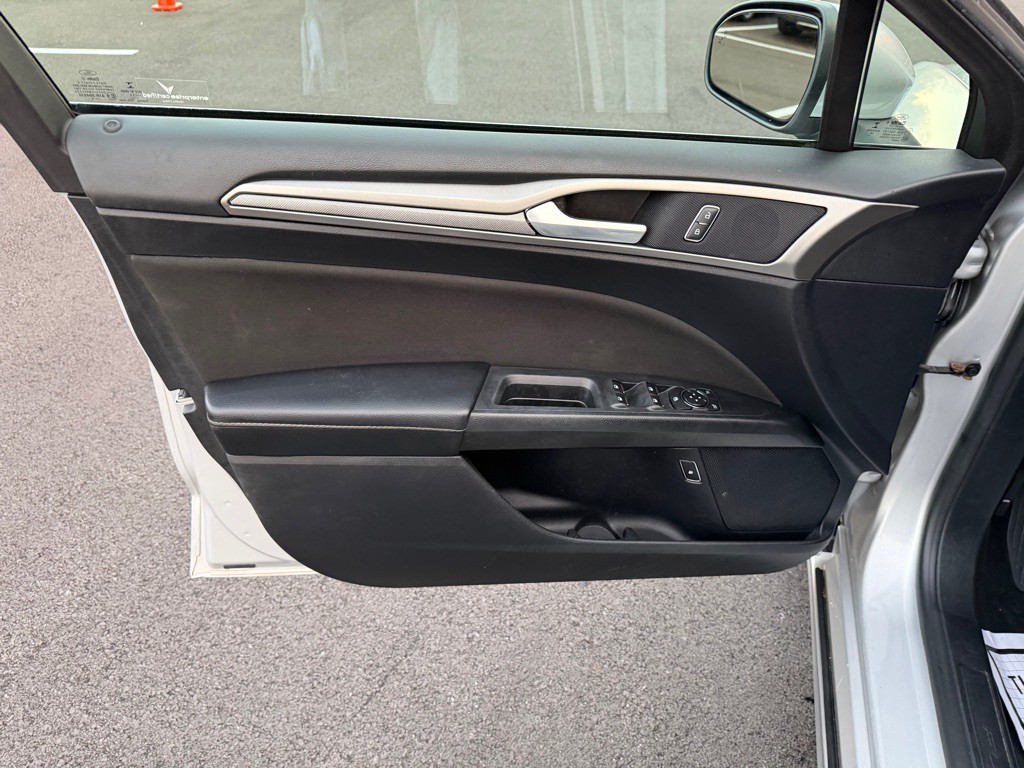 2019 Ford Fusion Image 12