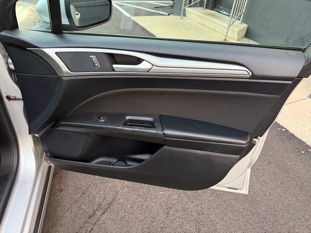 2019 Ford Fusion Image 25