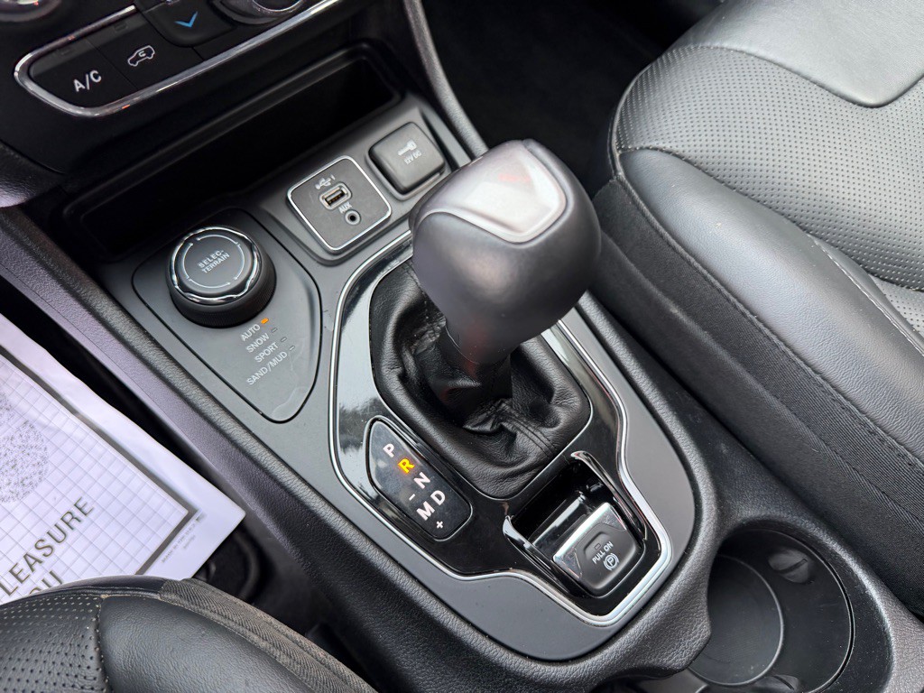 2019 Jeep Cherokee Image 17