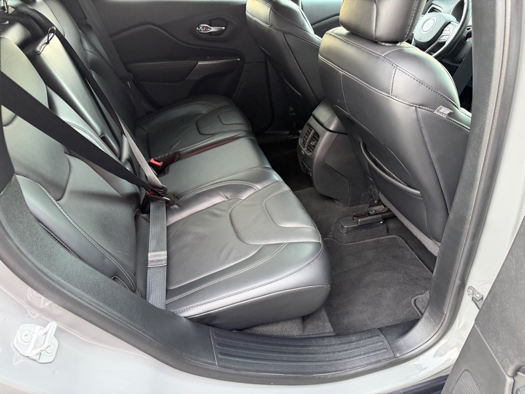 2019 Jeep Cherokee Image 25