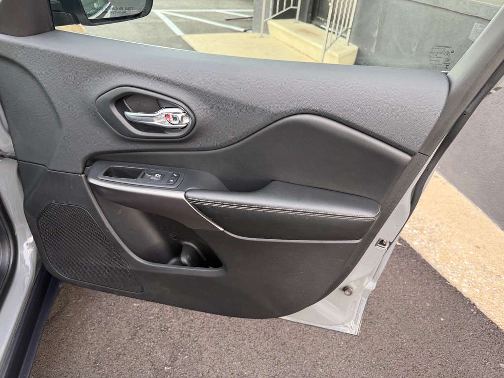 2019 Jeep Cherokee Image 26