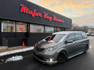 Image for 2011 Toyota Sienna XLE ID: 6996922