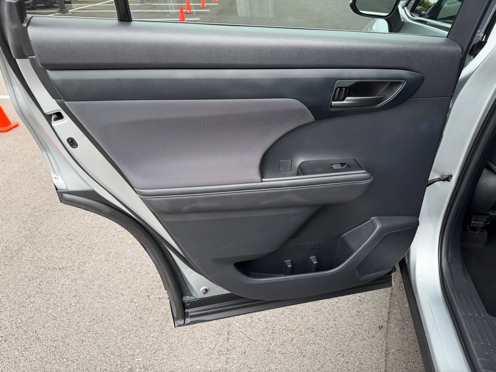 2020 Toyota Highlander Image 19