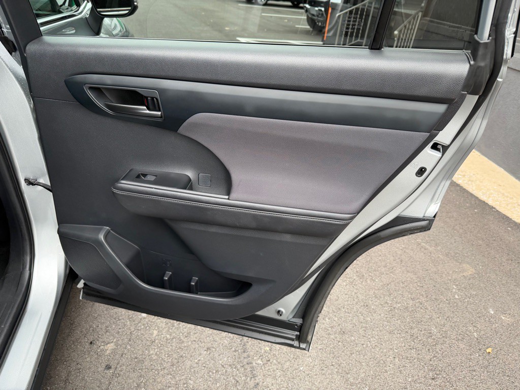 2020 Toyota Highlander Image 24
