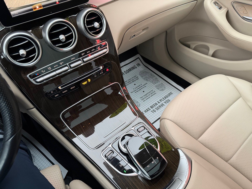 2018 Mercedes-Benz GLC-Class Image 43