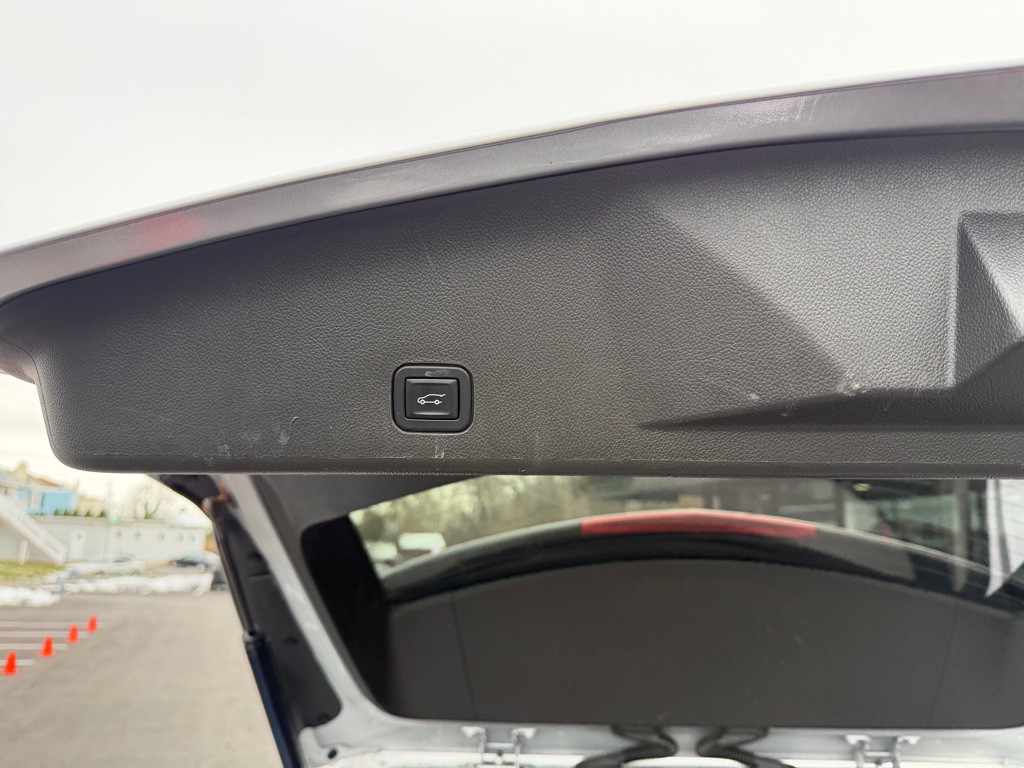 2013 Cadillac SRX Image 24