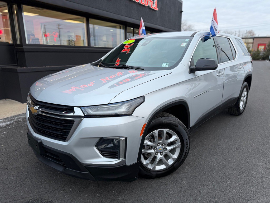 2022 Chevrolet Traverse Image 2