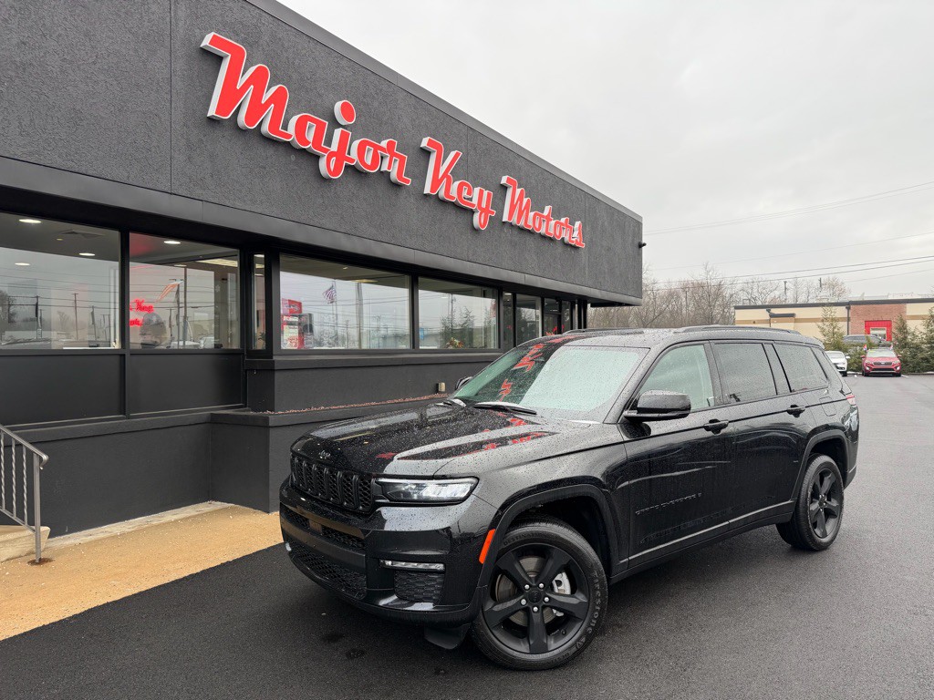 2022 Jeep Grand Cherokee Image 1