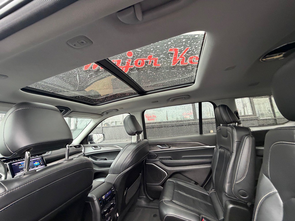 2022 Jeep Grand Cherokee Image 23