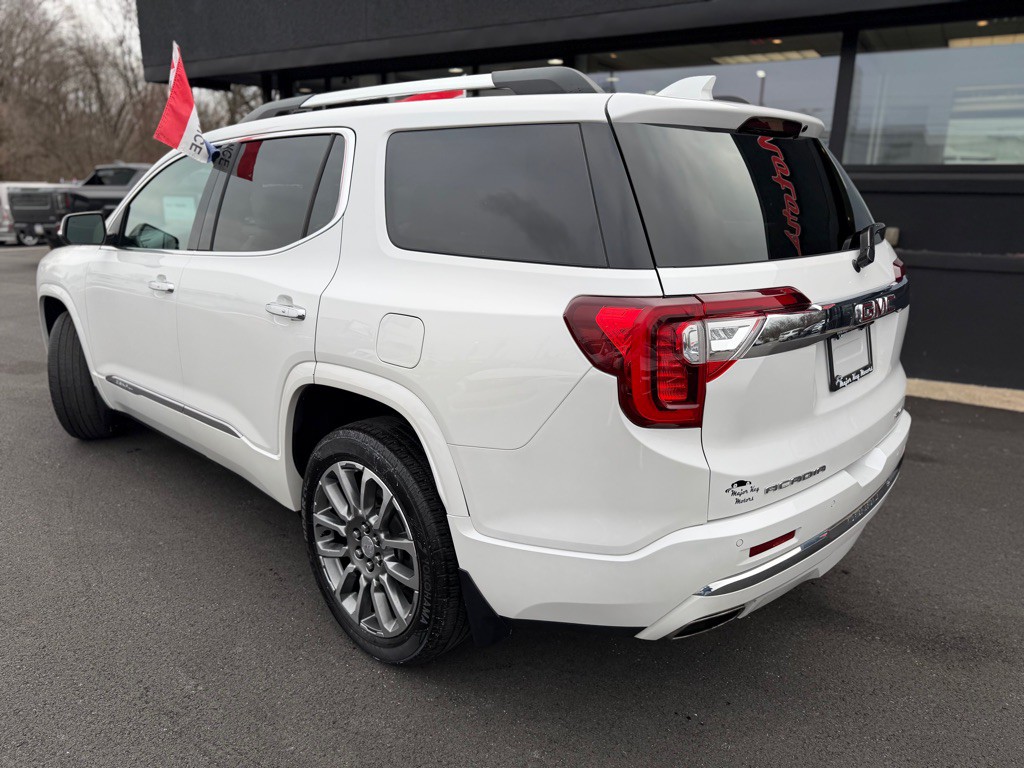 2021 GMC Acadia Image 4