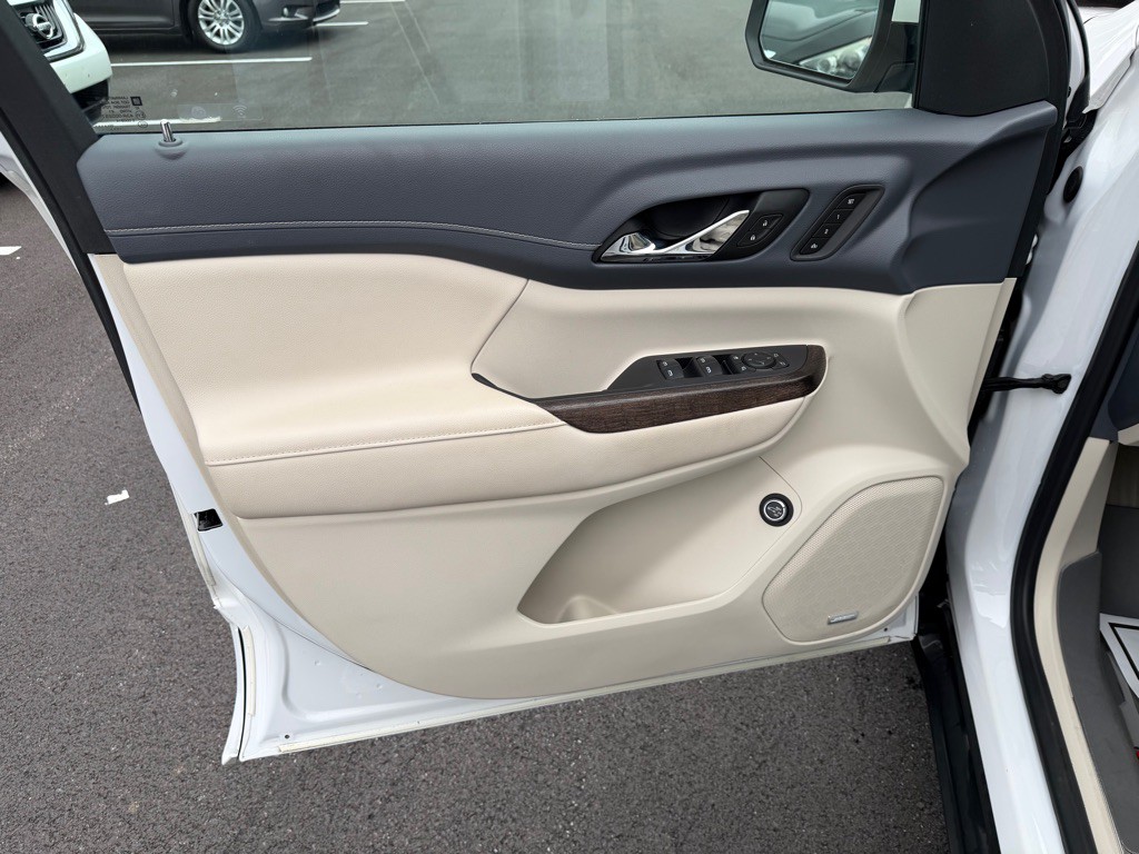 2021 GMC Acadia Image 12