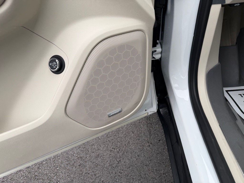 2021 GMC Acadia Image 13