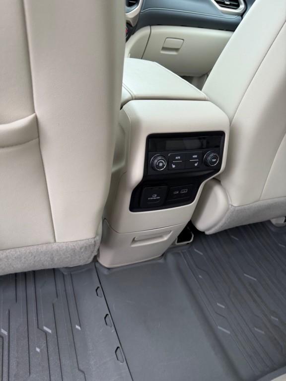 2021 GMC Acadia Image 23