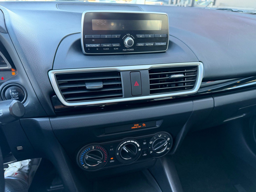 2014 Mazda Mazda3 Image 17