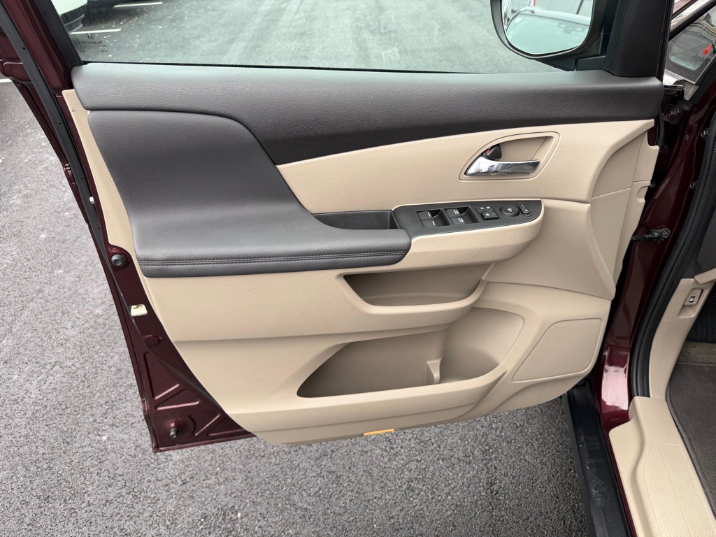 2015 Honda Odyssey Image 12