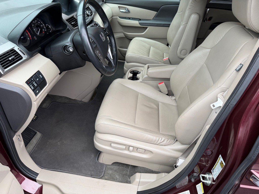 2015 Honda Odyssey Image 13