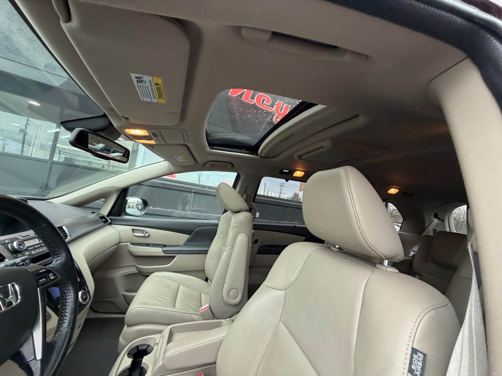 2015 Honda Odyssey Image 21