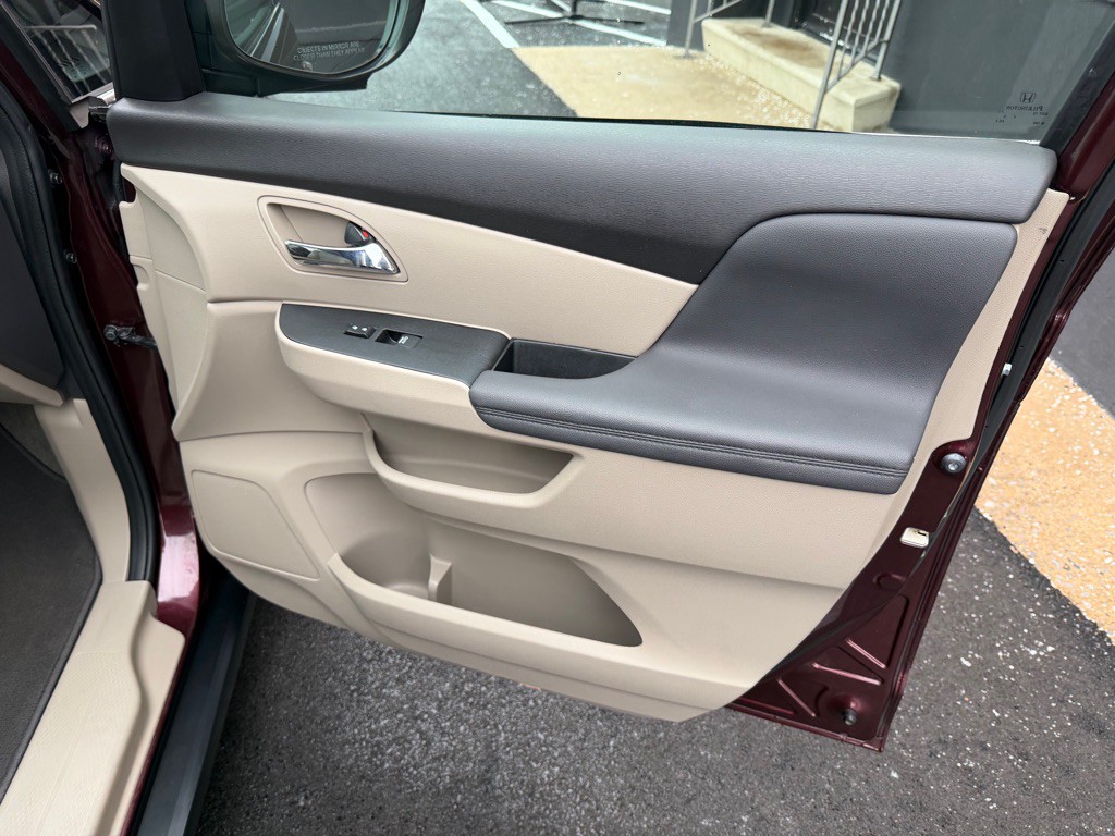 2015 Honda Odyssey Image 29