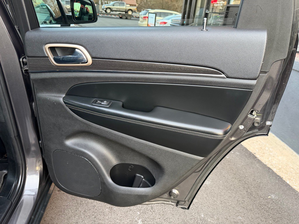 2016 Jeep Grand Cherokee Image 24