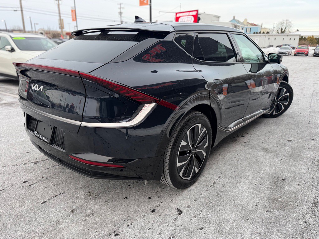 2022 Kia EV6 Image 6
