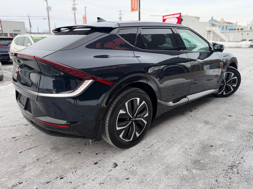 2022 Kia EV6 Image 7