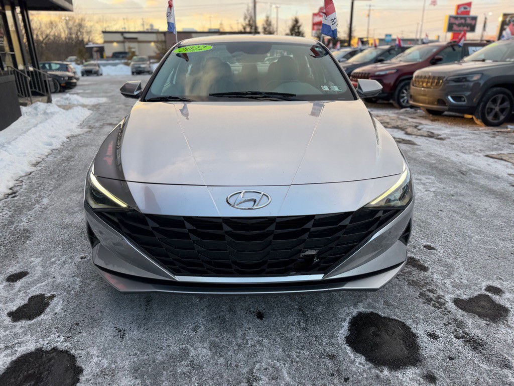 2022 Hyundai Elantra Image 9